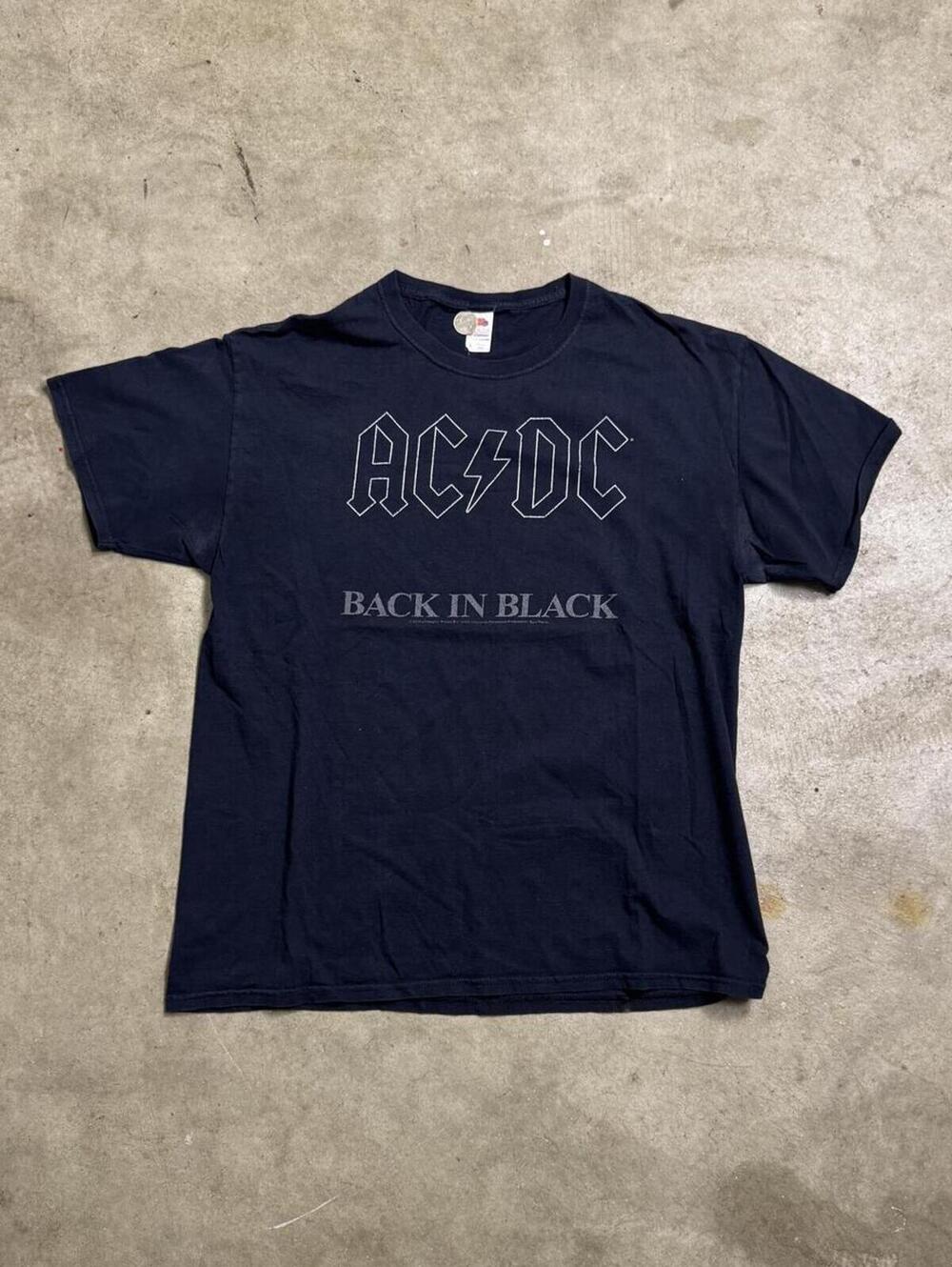 AC/DC Back in Black Graphic T-Shirt Fruit of the Loom